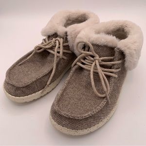Hey Dude Shoes Womens 6 Tan Beige Britt Nutt Chukka Faux Fur Boot Booties Casual